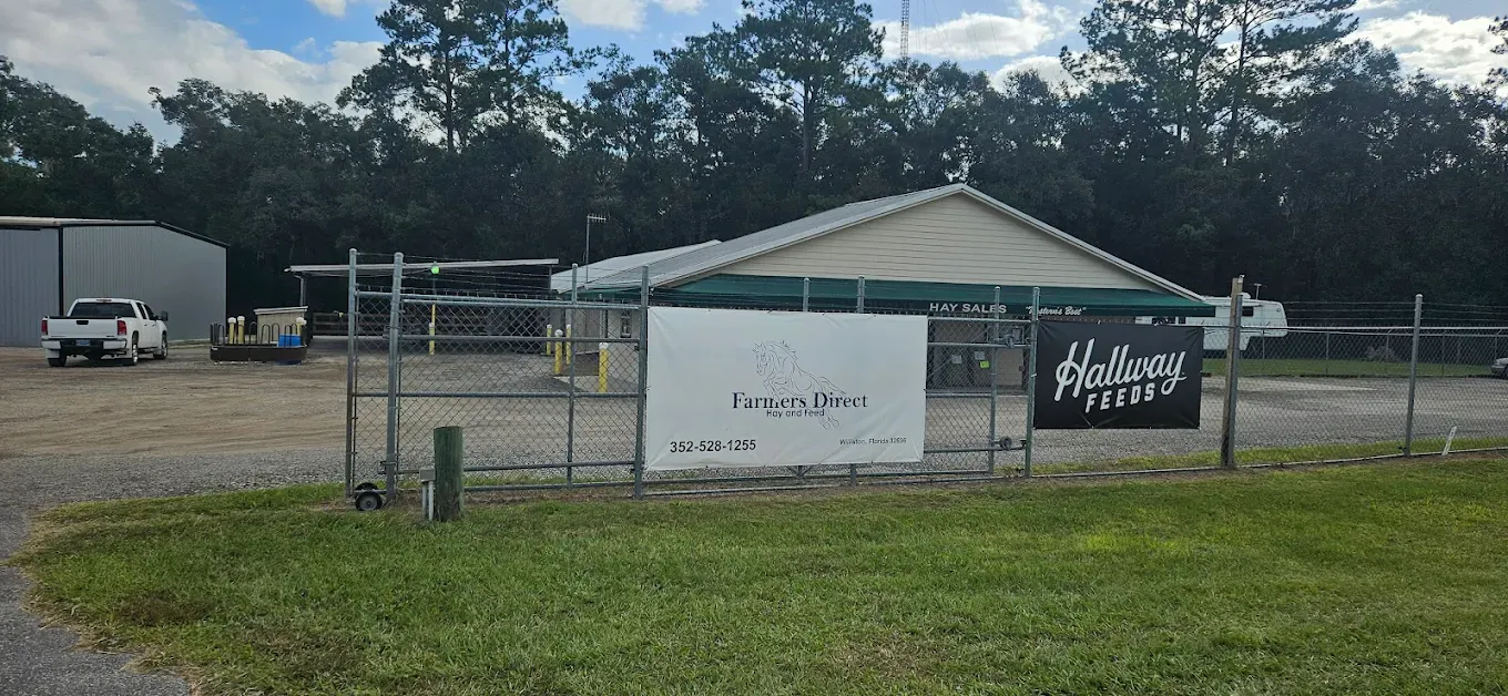 Farmers Direct sign and Hallway Feeds banner at the Williston store